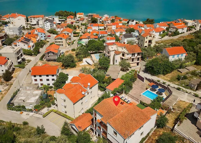 Gorgeous In Semesterbostad Trogir